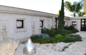 thumbnail: Exterior
