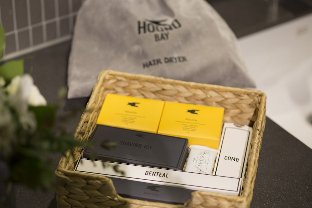 Bathroom amenities