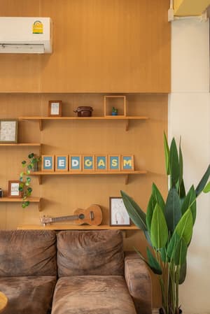 thumbnail: Lobby sitting area