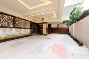 thumbnail: Property entrance