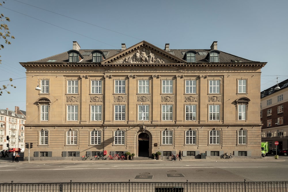Primary image