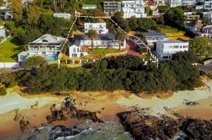 thumbnail: Front of property