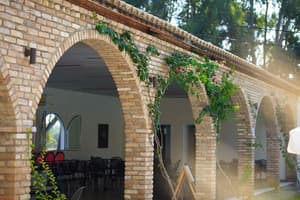 thumbnail: Bar (on property)