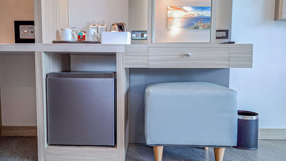 Mini-refrigerator