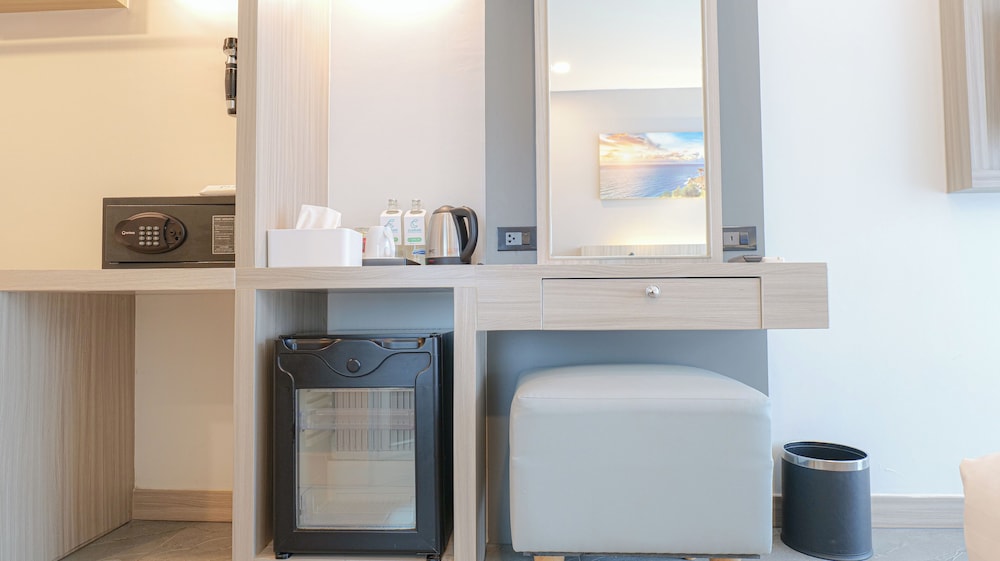 Mini-refrigerator