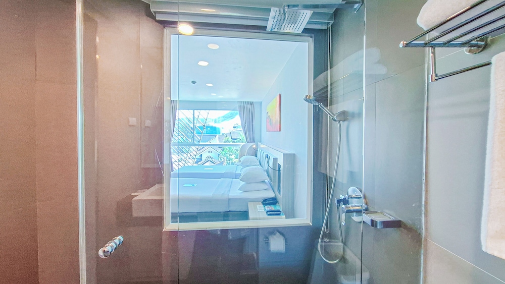 Bathroom shower