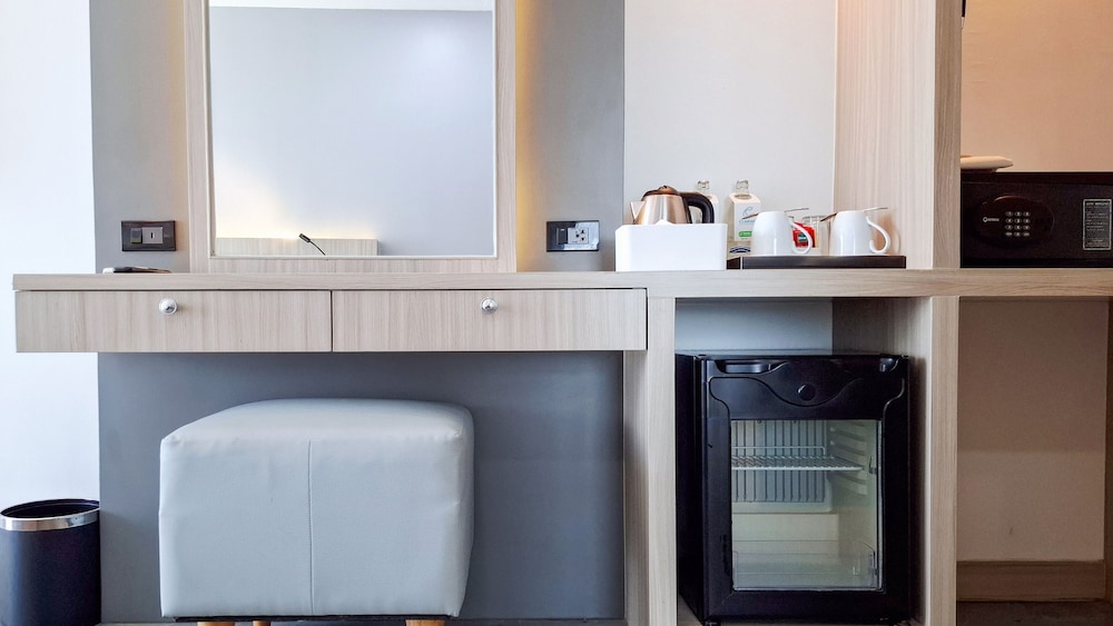 Mini-refrigerator