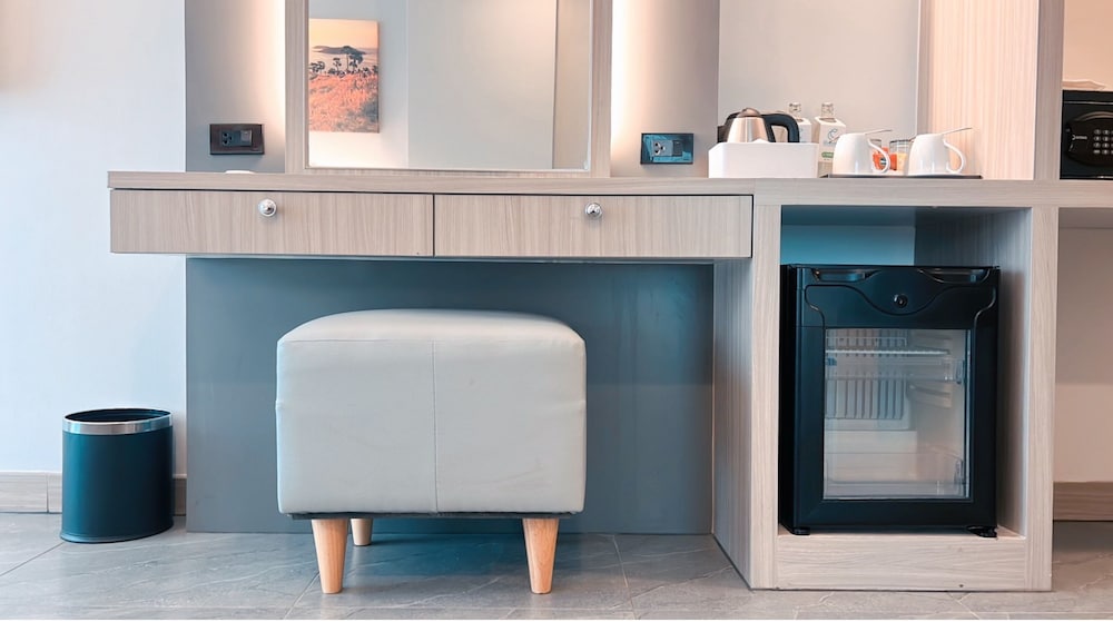 Mini-refrigerator