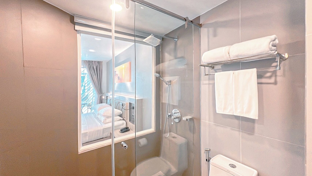 Bathroom shower