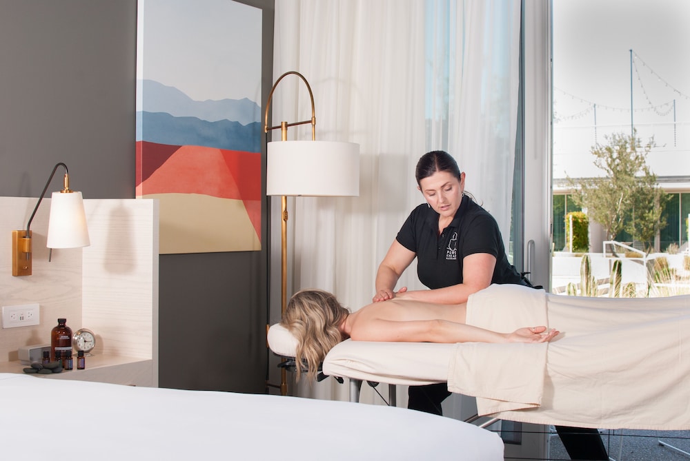 Massage in accommodation