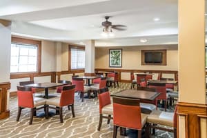 thumbnail: Breakfast area
