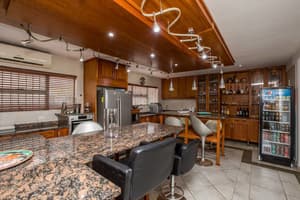 thumbnail: Bar (on property)