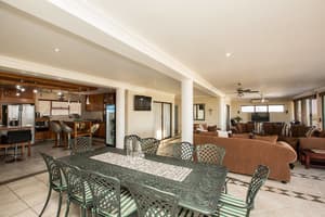 thumbnail: Breakfast area
