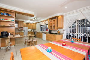 thumbnail: Breakfast area