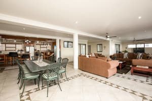 thumbnail: Breakfast area