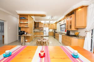 thumbnail: Breakfast area