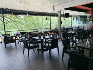 thumbnail: Restaurant