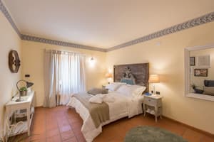 thumbnail: Interior detail