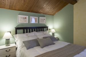 thumbnail: Interior
