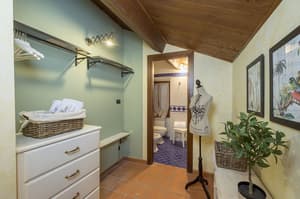 thumbnail: Bathroom amenities
