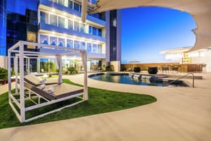 thumbnail: Exterior