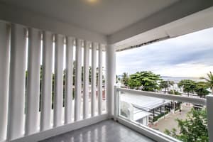thumbnail: Balcony