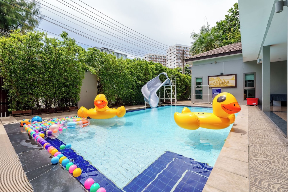Private pool