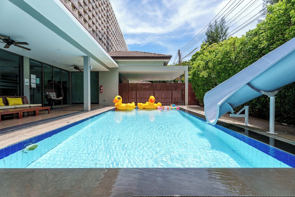 Private pool