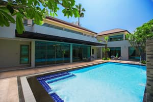 thumbnail: Outdoor pool