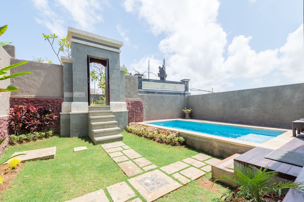Private pool