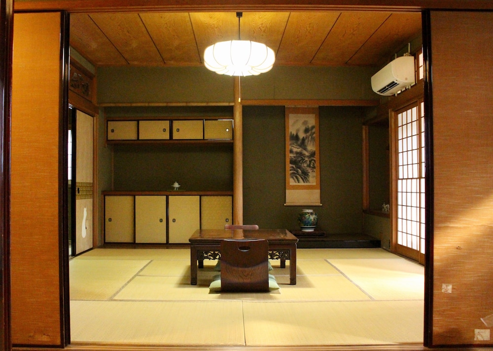 Primary image