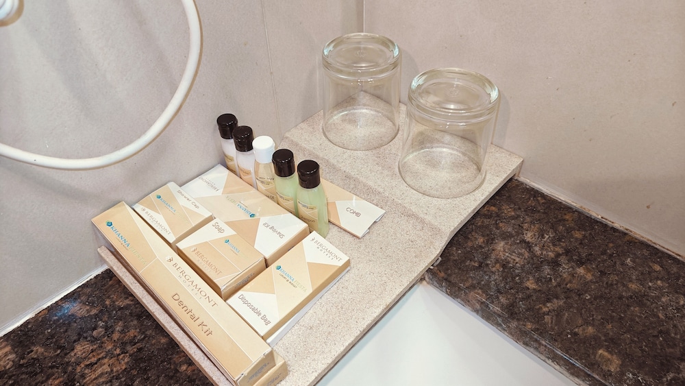 Bathroom amenities