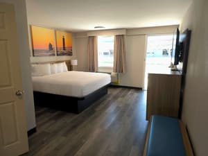 thumbnail: In-room dining