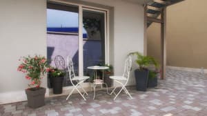 thumbnail: Exterior