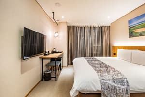 thumbnail: Room