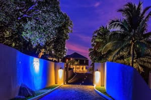 thumbnail: Property entrance