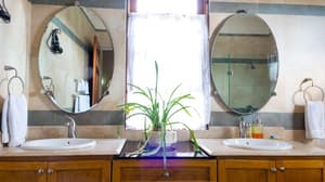 thumbnail: Bathroom sink
