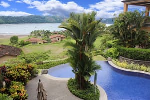 thumbnail: Infinity pool