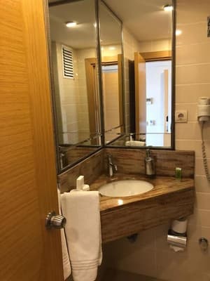 thumbnail: Bathroom