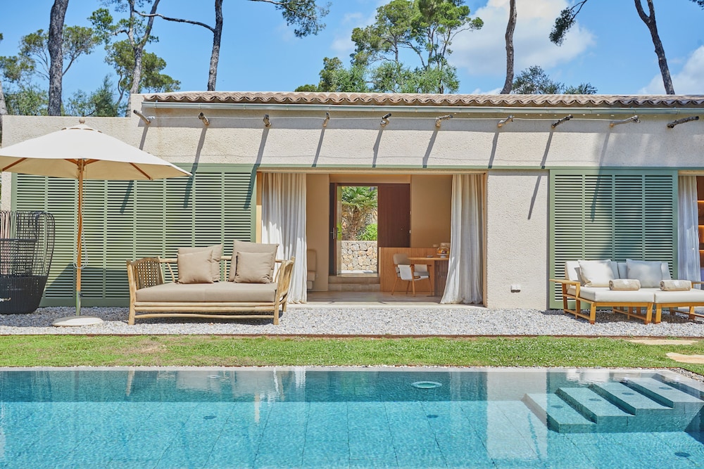 Private pool