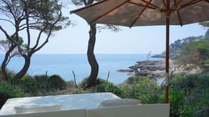 thumbnail: Infinity pool