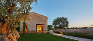 thumbnail: Bar (on property)