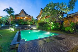 thumbnail: Outdoor pool