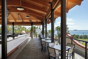 thumbnail: Bar (on property)