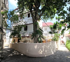 thumbnail: Exterior detail
