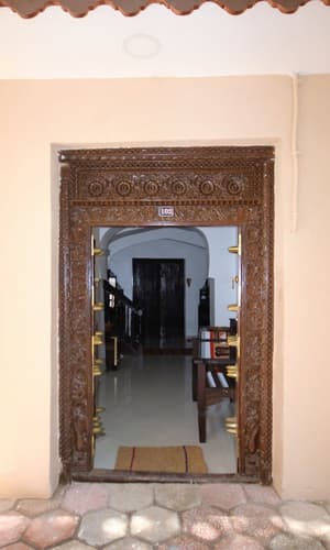 thumbnail: Property entrance