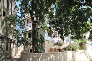 thumbnail: Front of property