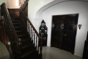 thumbnail: Interior entrance