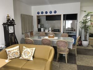 thumbnail: Lobby sitting area