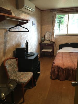 thumbnail: Interior entrance